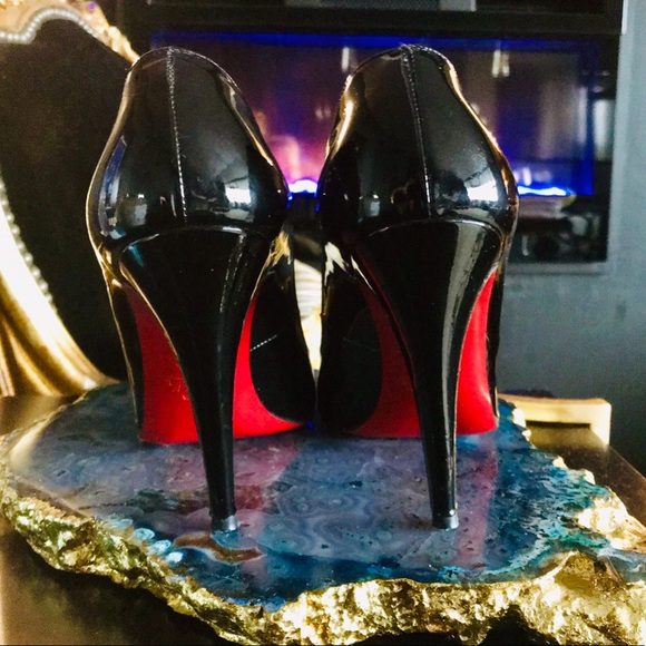 Louboutin Mumbai Black Paten Leather Classic Pump - Picture 5 of 8